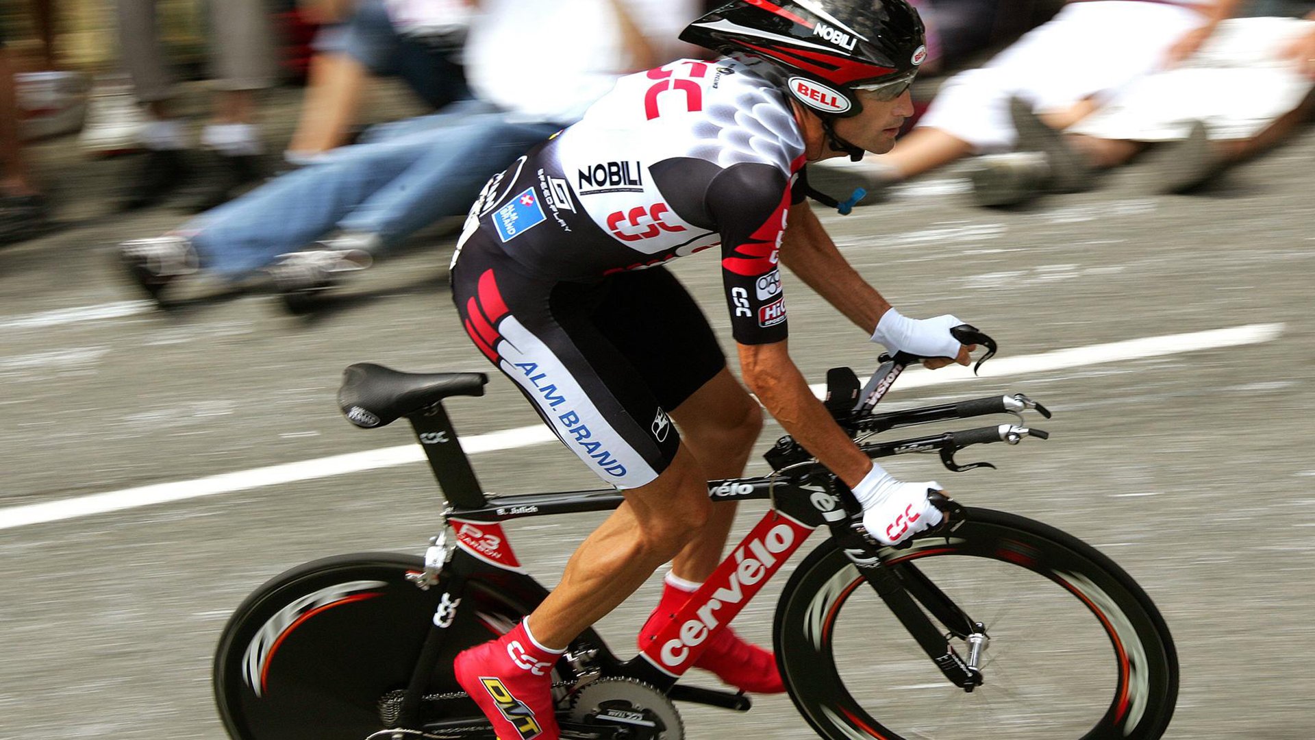 勇士队目标三连冠,誓不言败,勇士全队